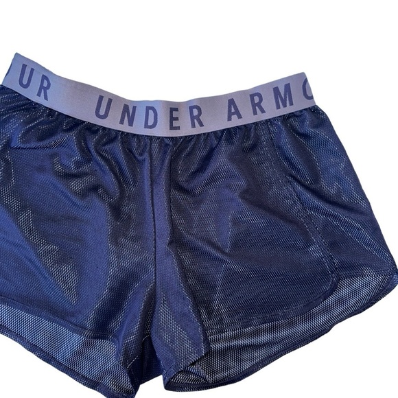 UNDER ARMOUR WOMEN'S HEATGEAR LOOSE FIT SHORTS SIZE SMALL PURPLE - Picture 3 of 9